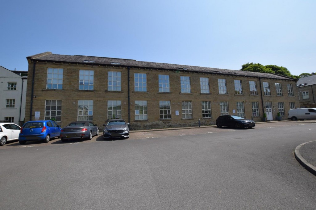 The Park, Penistone Road, Kirkburton, 2 bedroom, Apartment
