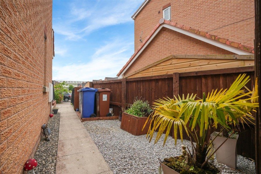 Images for Inchburn Crescent, Penistone