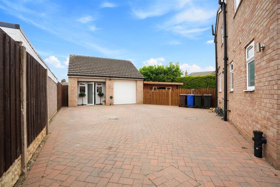 Images for Hatfield Gardens, Royston, Barnsley, S71 4SR