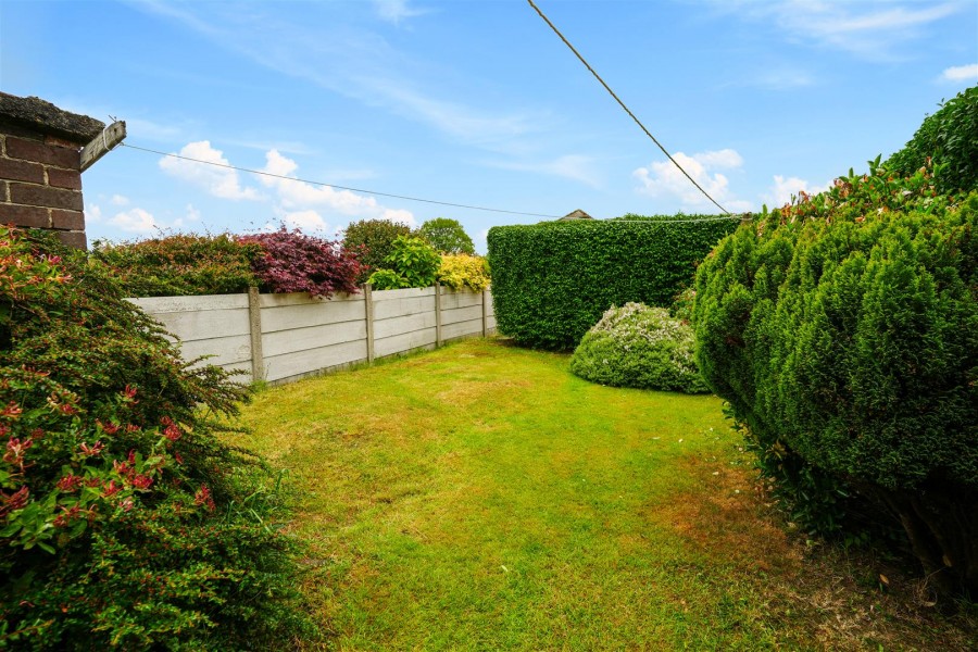 Images for New Smithy Drive, Thurlstone
