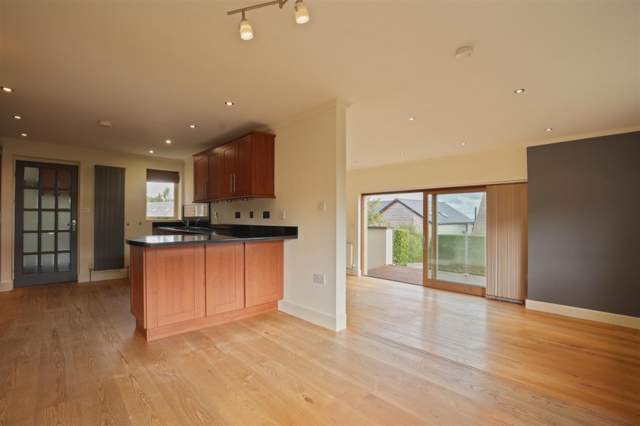 Images for Highfields, Hoylandswaine, S36 7JP