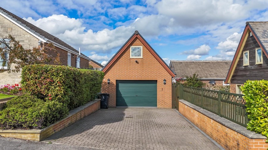 Images for Highfields, Hoylandswaine, S36 7JP