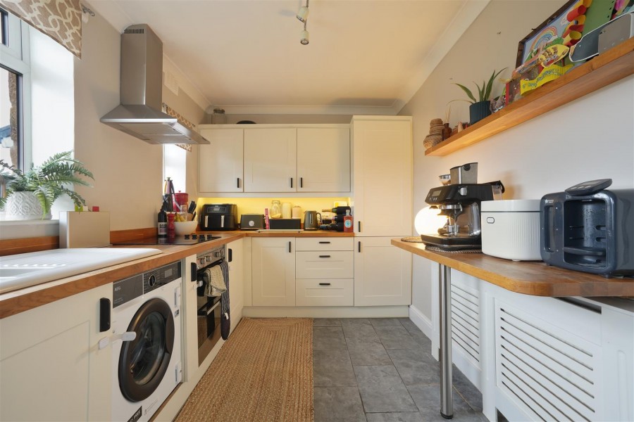 Images for 7, Highfield Cottages, Silkstone,