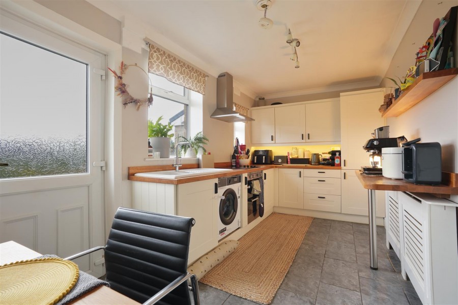 Images for 7, Highfield Cottages, Silkstone,