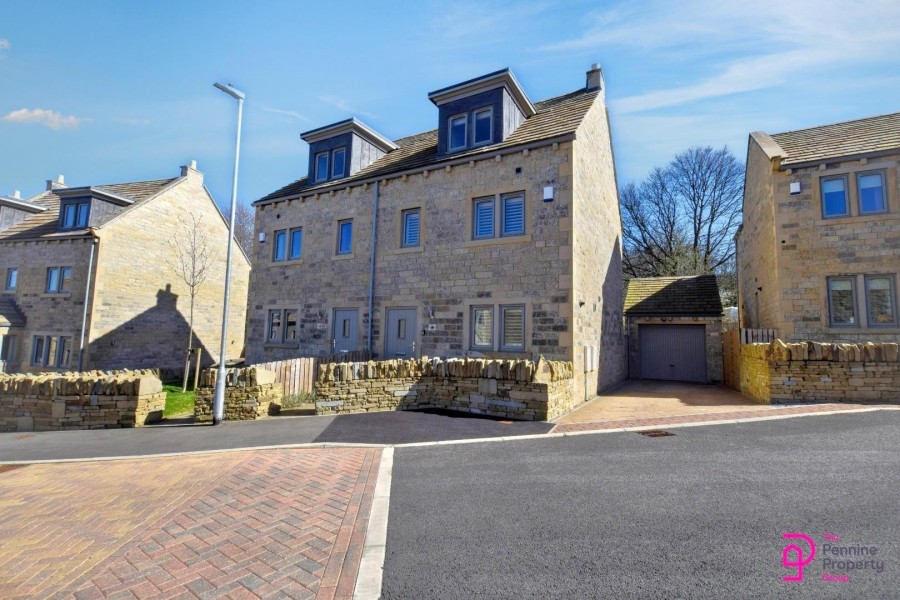 Images for Tenter Hill Gardens, Shepley, Huddersfield