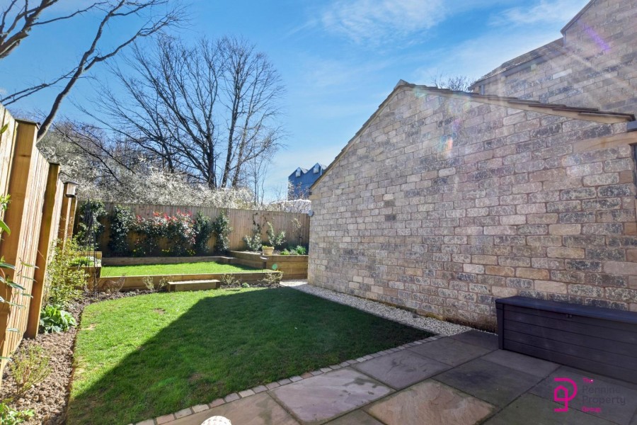 Images for Tenter Hill Gardens, Shepley, Huddersfield