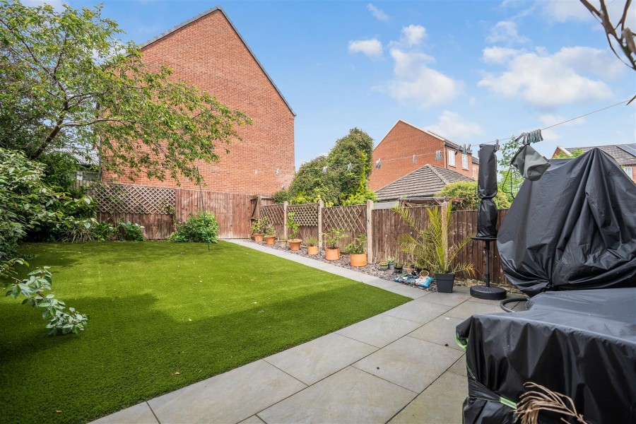 Images for Ladyshaw Crescent, Penistone