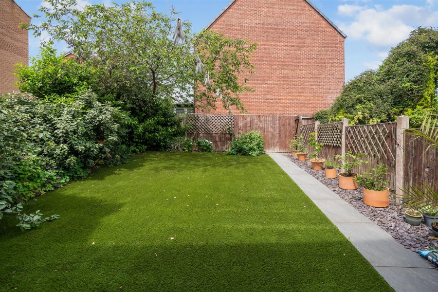 Images for Ladyshaw Crescent, Penistone